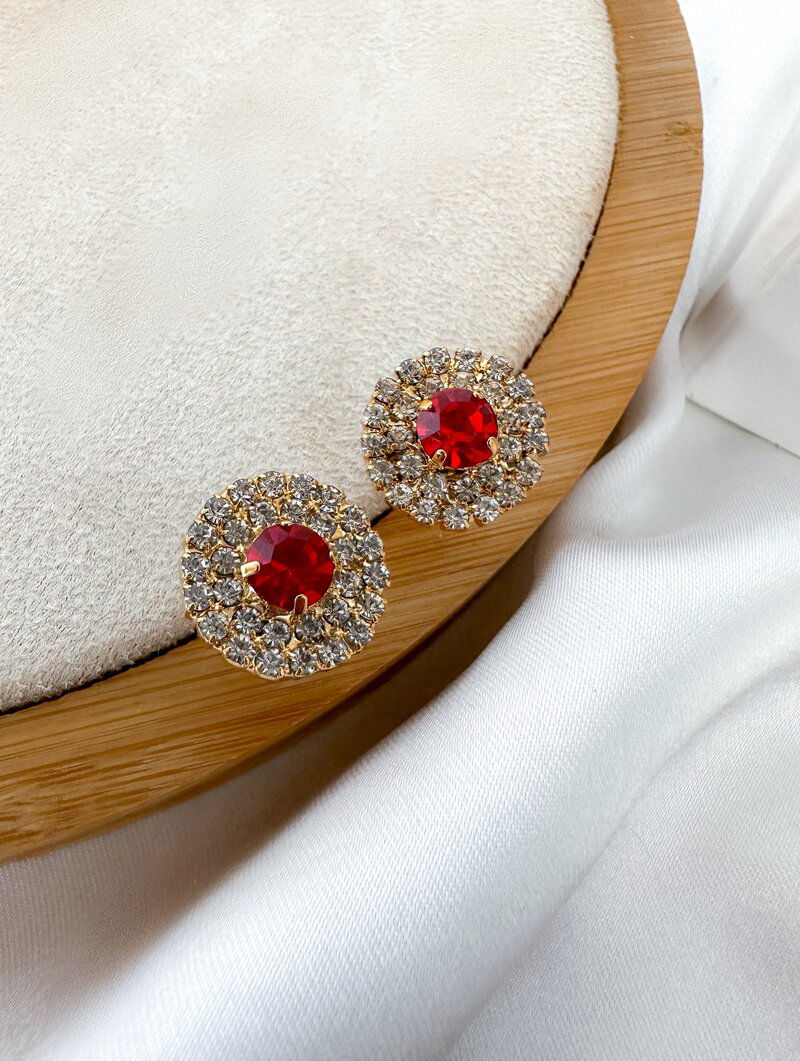 Brinco Folheado a Ouro 18k Botton Minimalista Cravejado