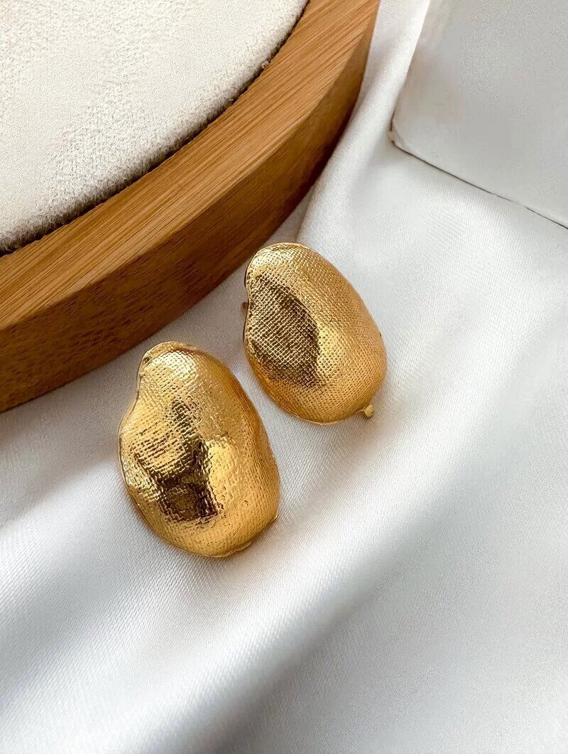 Brinco Folheado a Ouro 18k Botton Orgânico