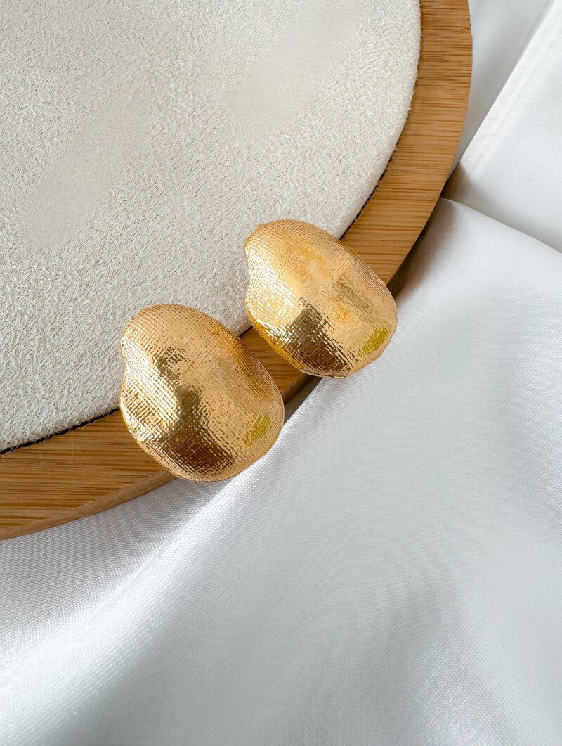 Brinco Folheado a Ouro 18k Botton Orgânico