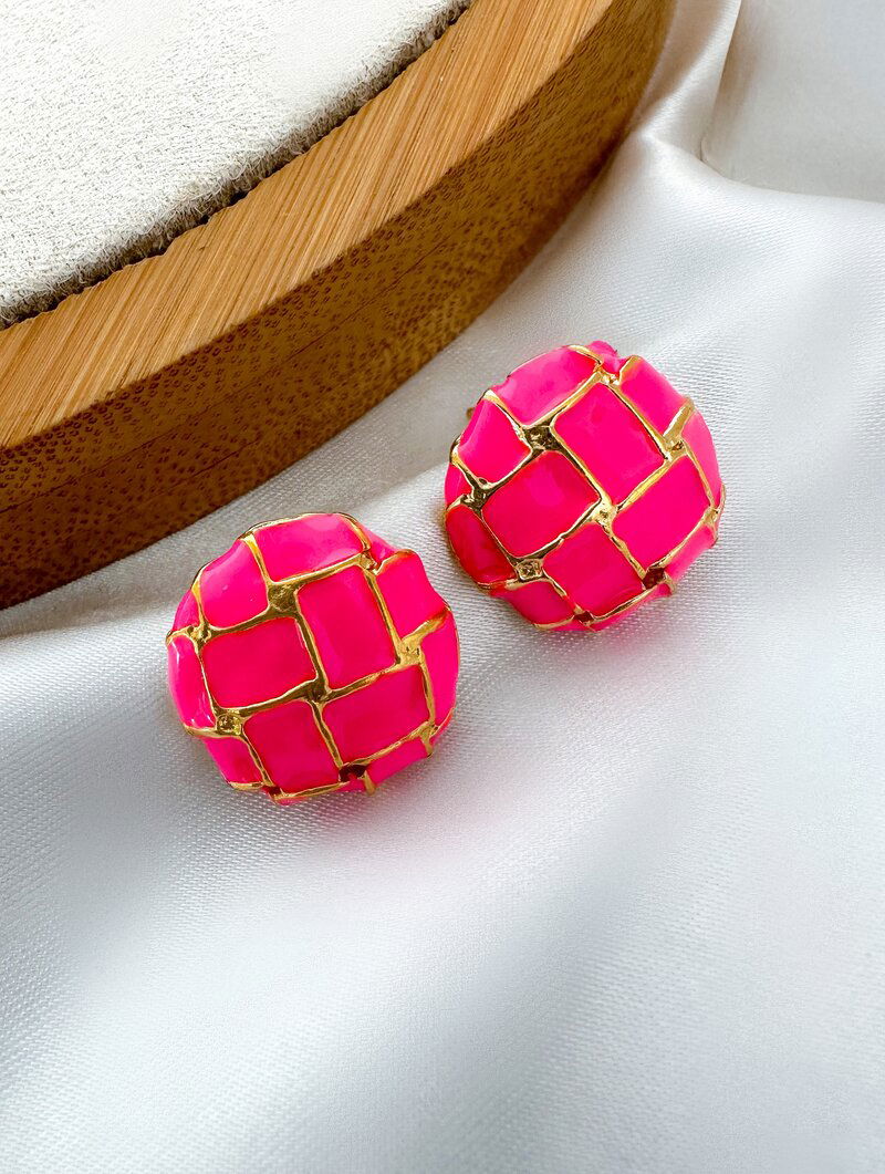 Brinco Folheado a Ouro 18k Botton Resinado Quadriculado