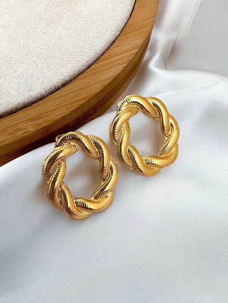 Brinco Folheado a Ouro 18k Circulo Trançado