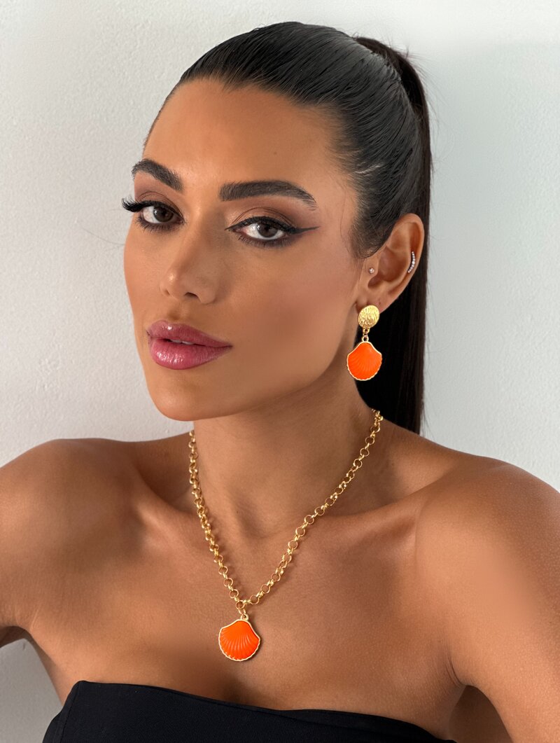 Brinco Folheado a Ouro 18k Concha Resinada com Ponteira