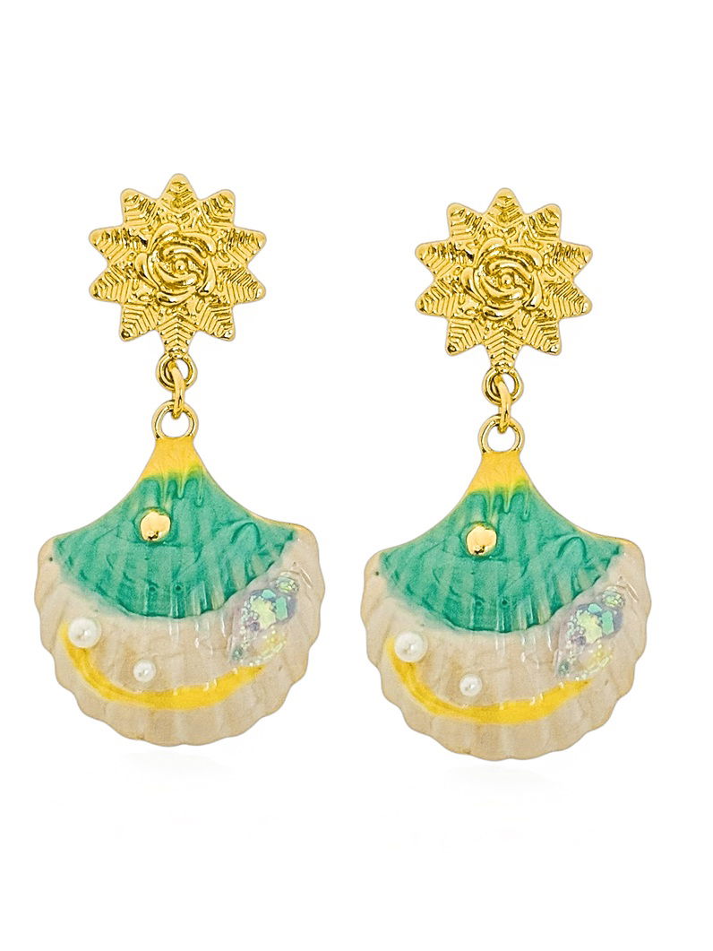 Brinco Folheado a Ouro 18k Concha Resinada Com Ponteira de Flor