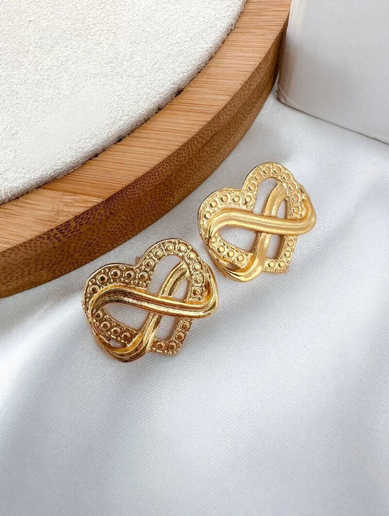Brinco Folheado a Ouro 18k Coração com Símbolo do Infinito