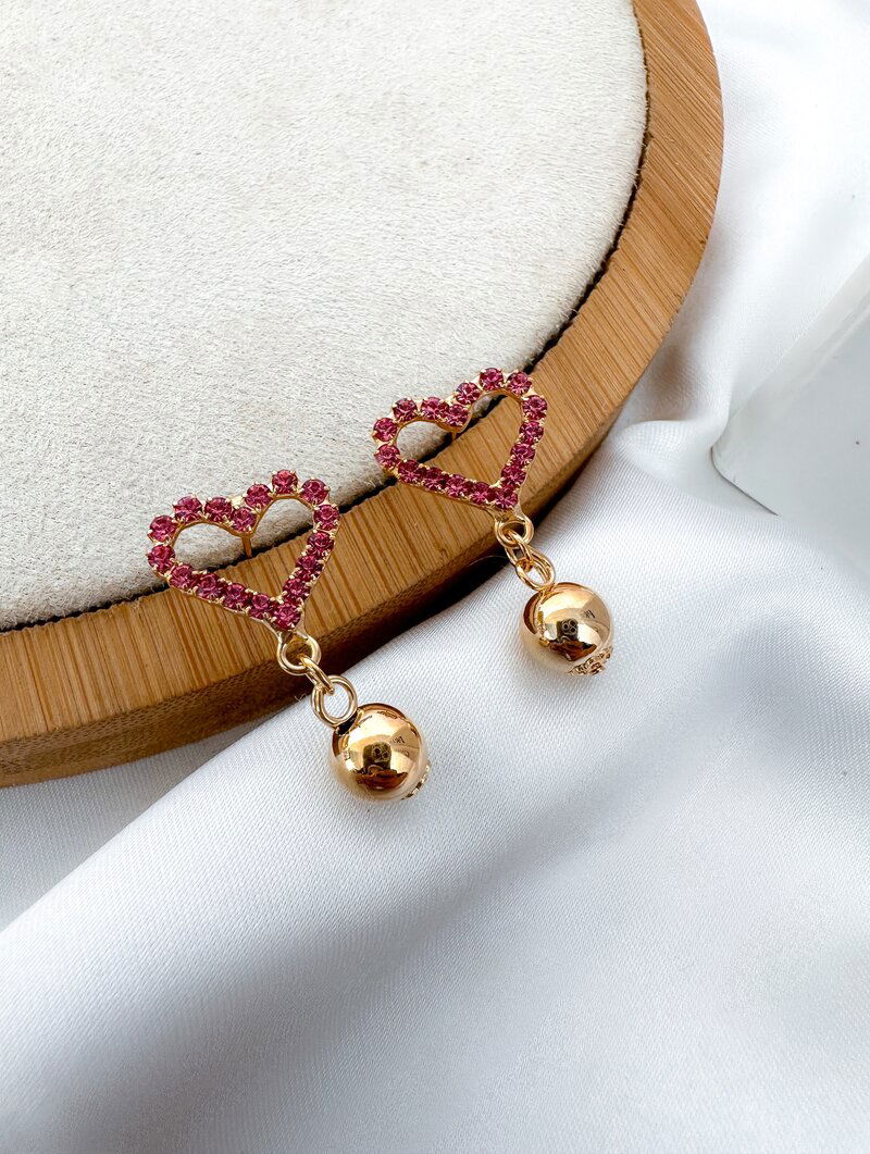 Brinco Folheado a Ouro 18K Coração e Esfera