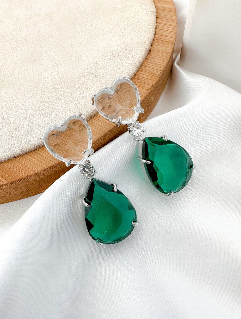 brinco folheado a ouro 18k coração e gota de zircônia