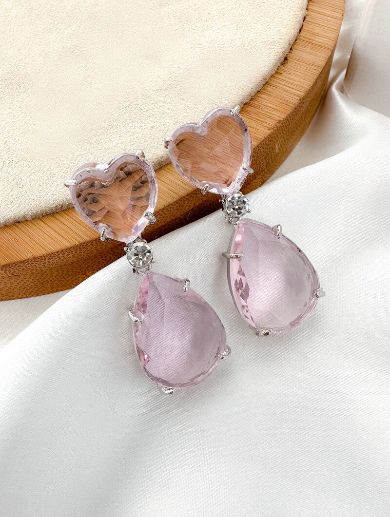 brinco folheado a ouro 18k coração e gota de zircônia