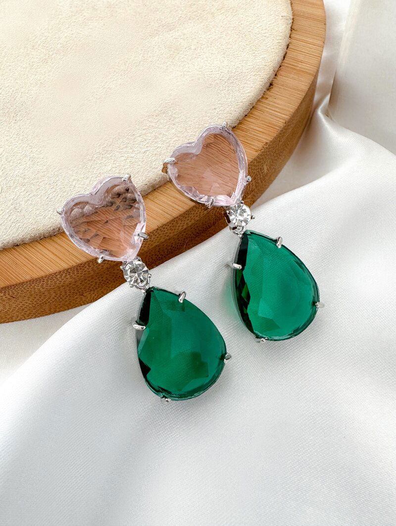 brinco folheado a ouro 18k coração e gota de zircônia