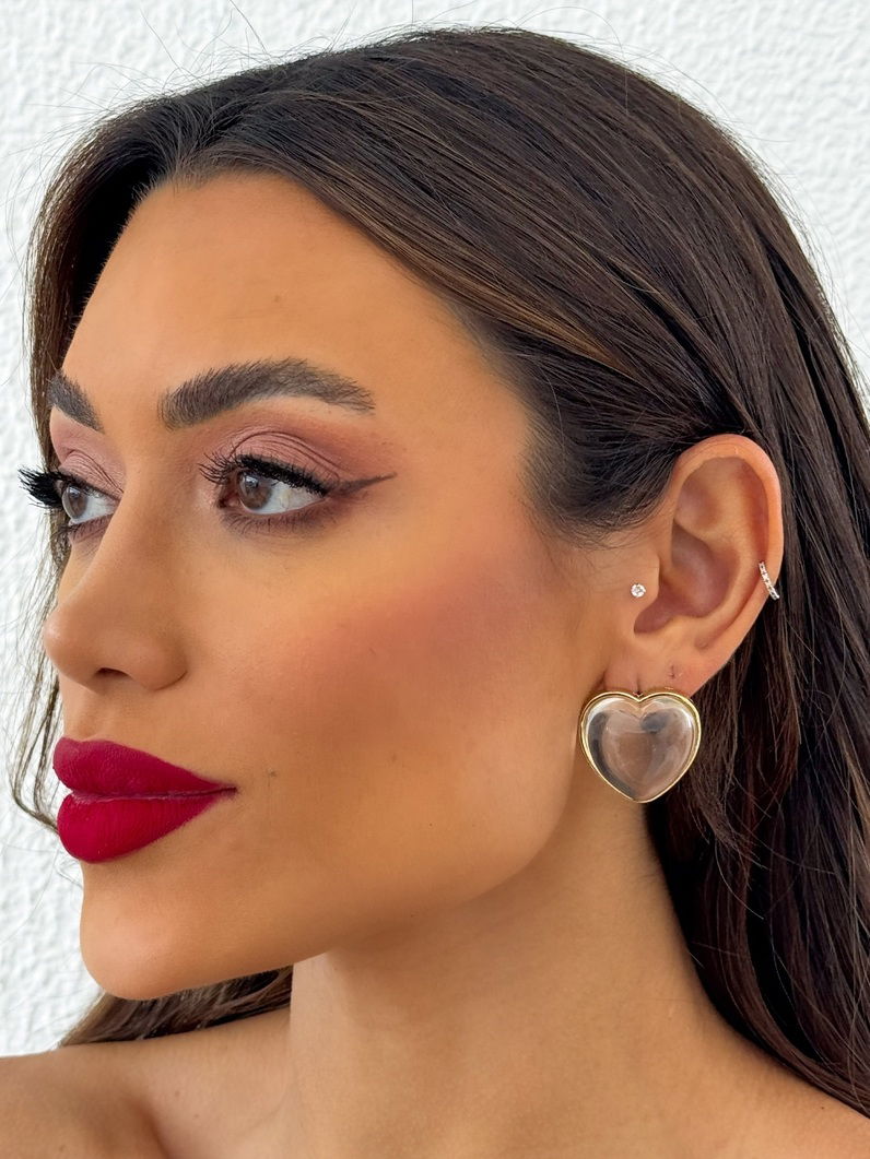 Brinco Folheado a Ouro 18k Coração Resinado