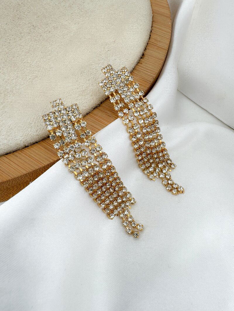 Brinco Folheado a Ouro 18k Crucifixo com Franja de Zircônias