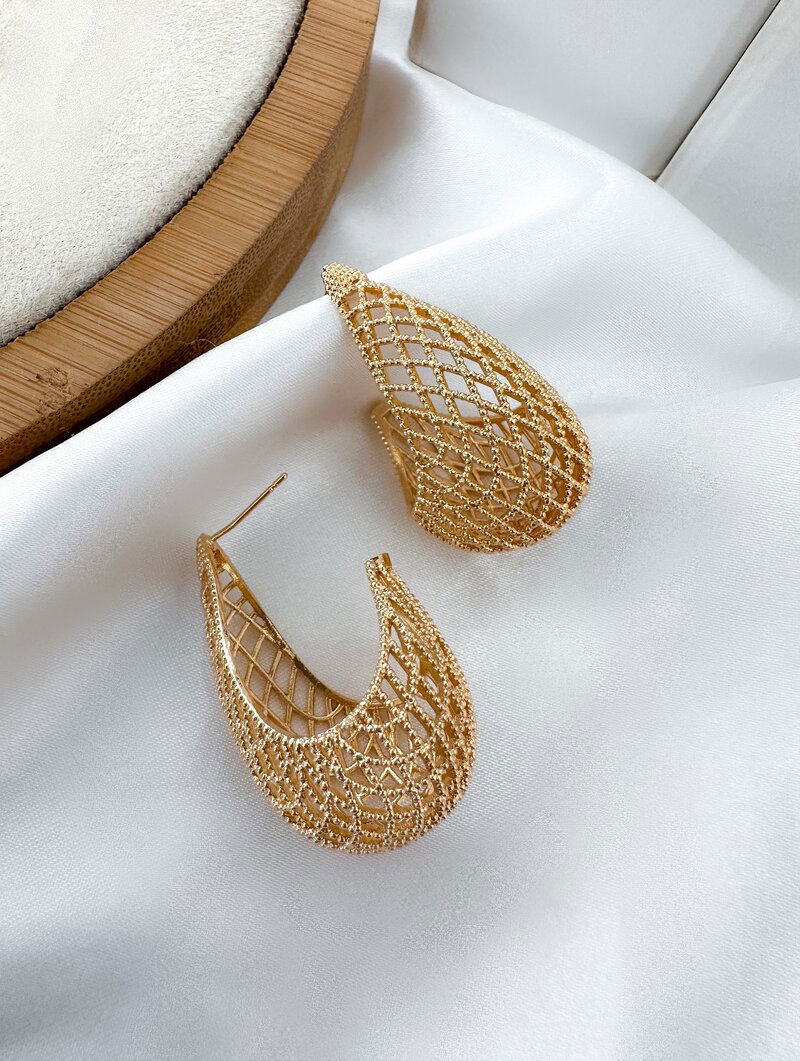 Brinco Folheado a Ouro 18K e a Prata Argola Arabesco