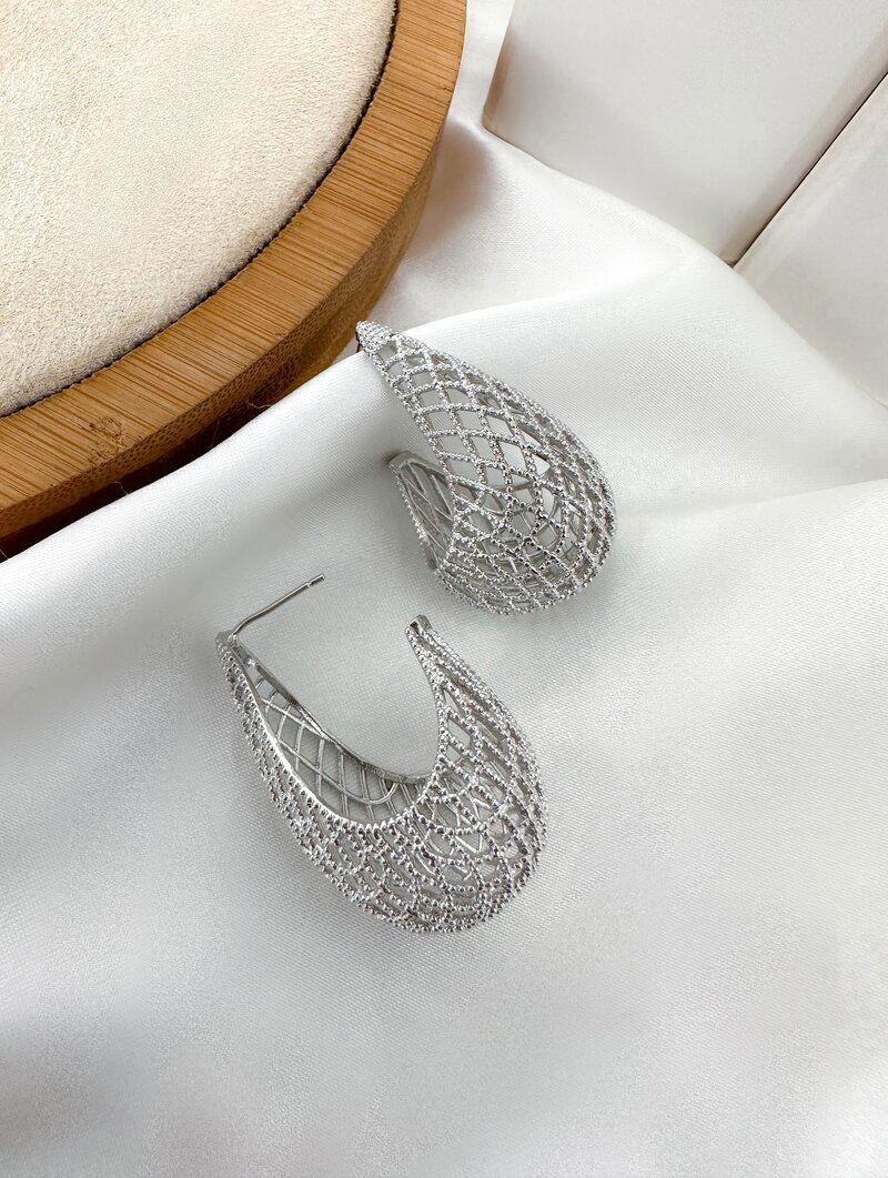 Brinco Folheado a Ouro 18K e a Prata Argola Arabesco