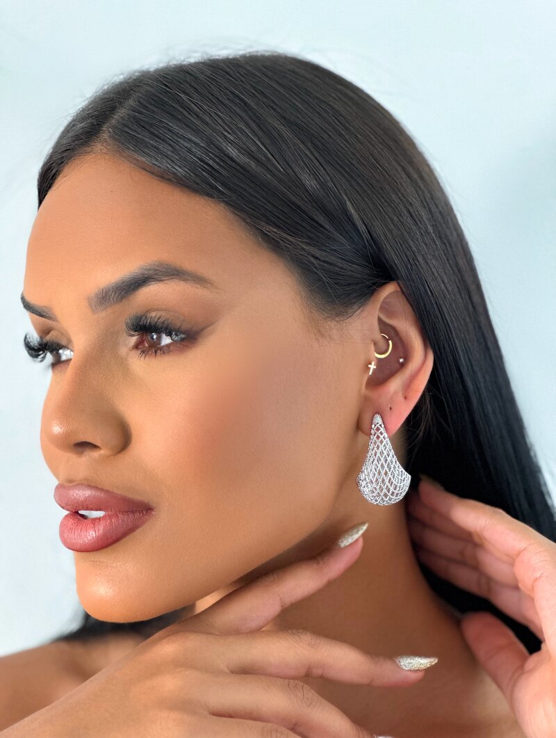 Brinco Folheado a Ouro 18K e a Prata Argola Arabesco