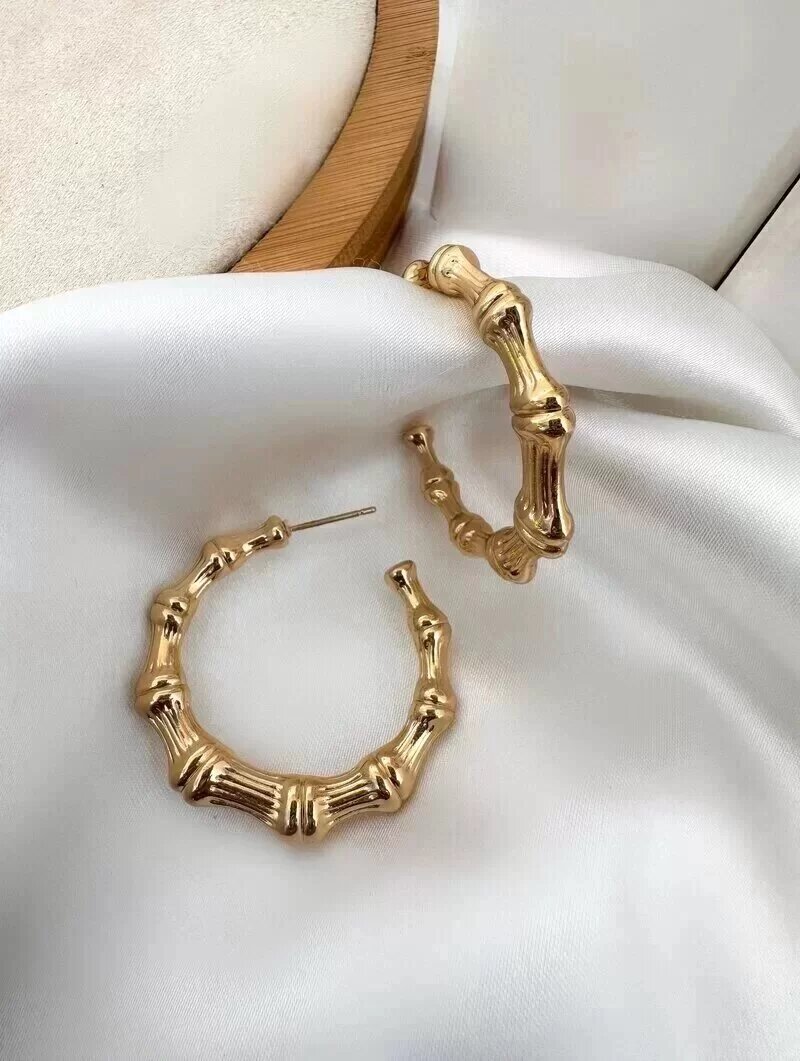 Brinco Folheado a Ouro 18K e a Prata Argola Design Bambu