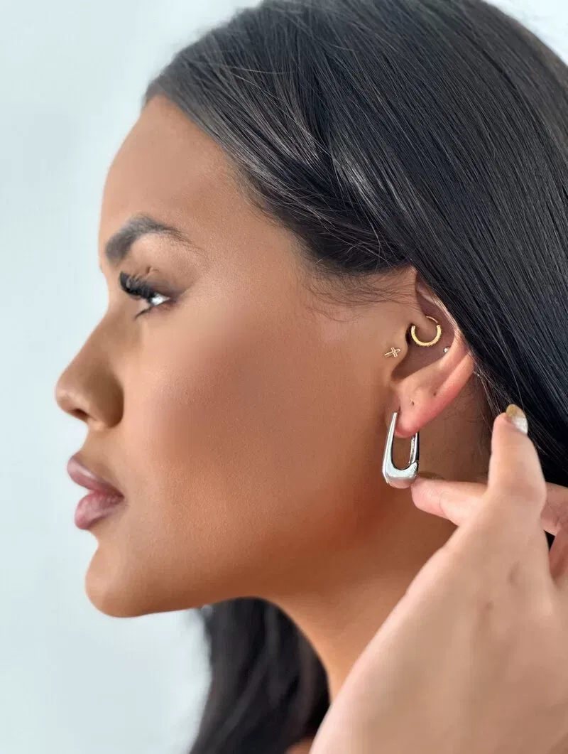 Brinco Folheado a Ouro 18K e a Prata Argola Gota Click