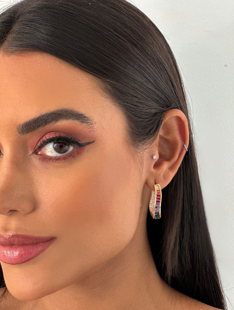 Brinco Folheado a Ouro 18K e a Prata Argola Oval com Navetes