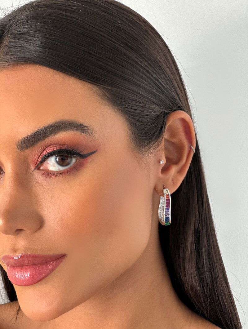 Brinco Folheado a Ouro 18K e a Prata Argola Oval com Navetes