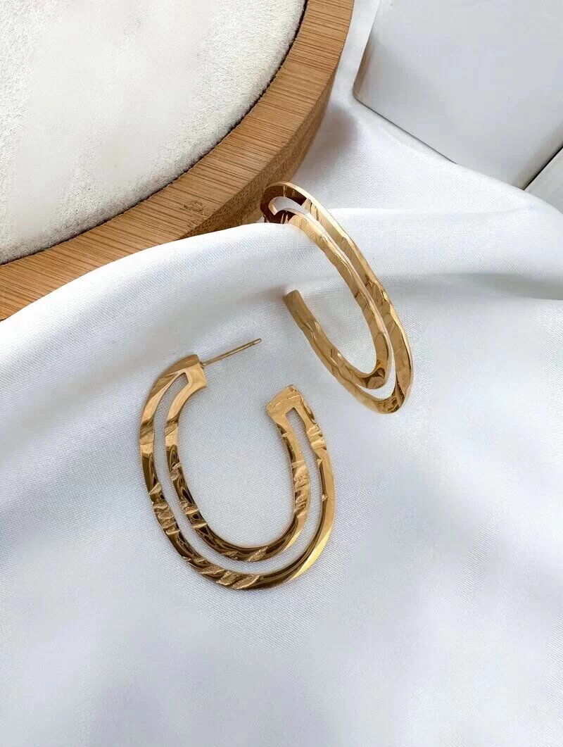 Brinco Folheado a Ouro 18K e a Prata Argola Vazada