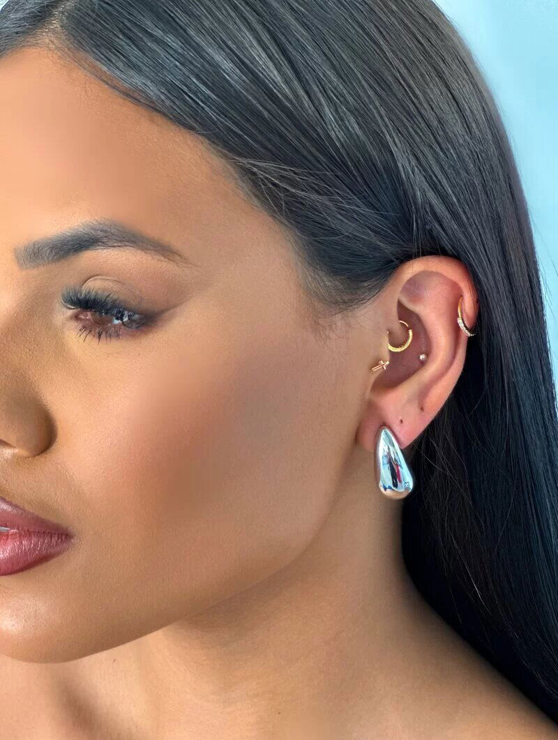 Brinco Folheado a Ouro 18K e a Prata Gota Moderna