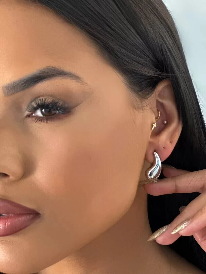 Brinco Folheado a Ouro 18K e a Prata Gota Ondulada PP