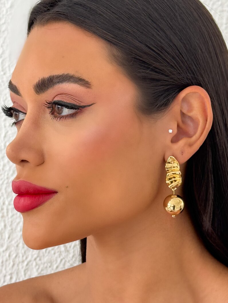 Brinco Folheado a Ouro 18k e Prata, Mix Banho Ponteira Orgânico Com Esferas