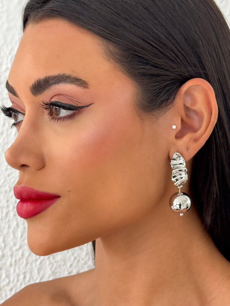 Brinco Folheado a Ouro 18k e Prata, Mix Banho Ponteira Orgânico Com Esferas