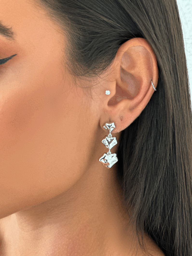 Brinco Folheado a Ouro 18k e Prata, Orgânico longo Martelados