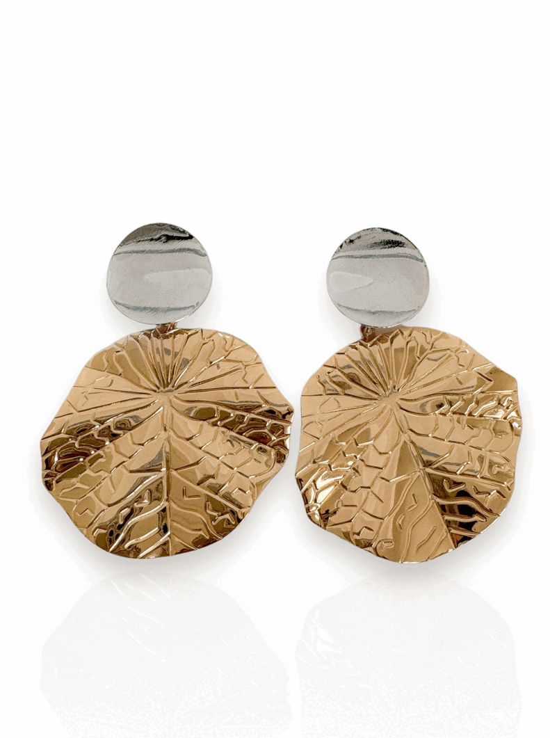 Brinco Folheado a Ouro 18k e Prata, Orgânico Martelado Com Ponteira Lisa com