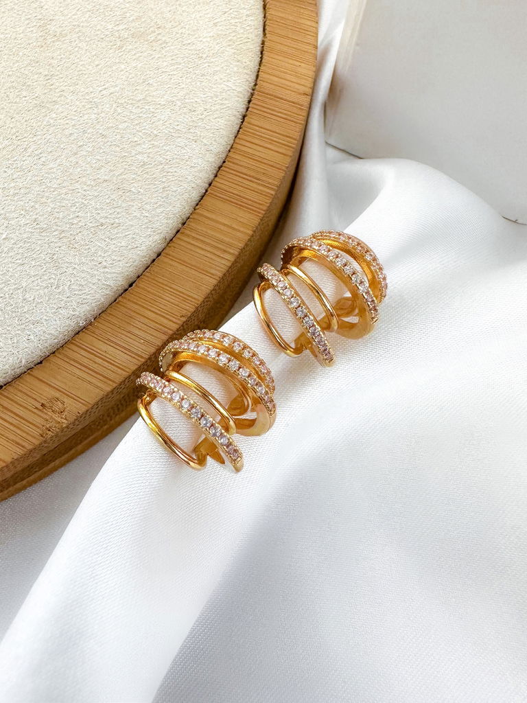 brinco folheado a ouro 18k e prata 925 argola fios com detalhes cravejados