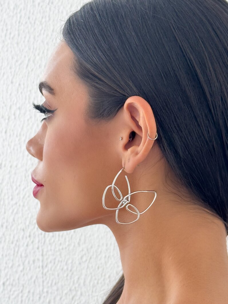 Brinco Folheado a Ouro 18k e Prata 925 Aro em Formato de Borboleta