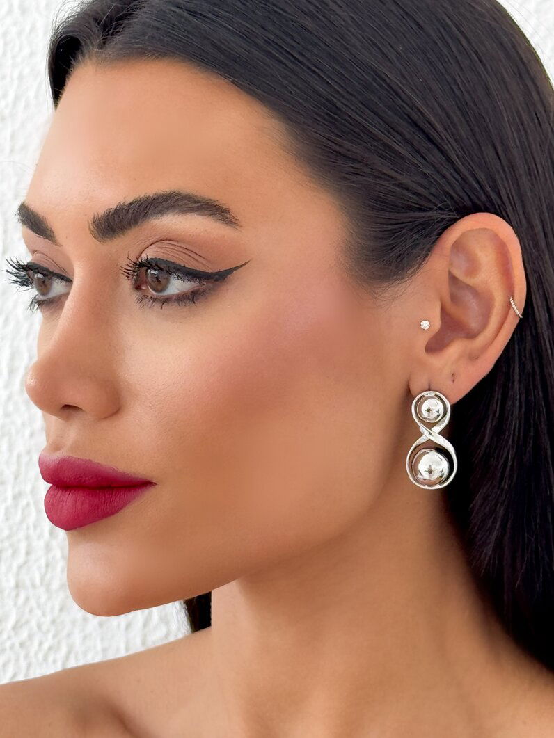 Brinco Folheado a Ouro 18K e Prata 925 Design de 'Ampulheta' com Esferas