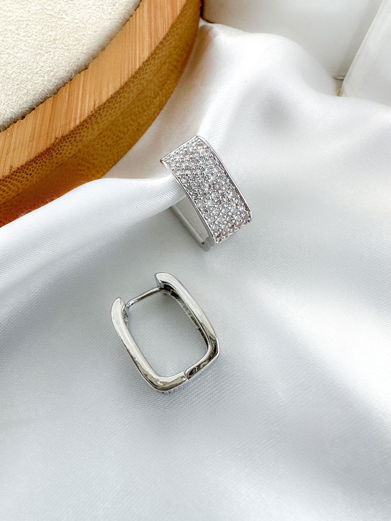 BRINCO FOLHEADO A OURO 18K E PRATA 925 DESIGNER QUADRADO CRAVEJADO