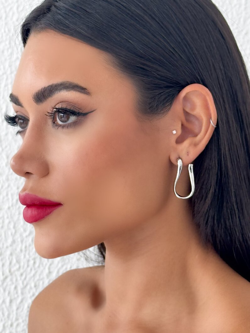 Brinco Folheado a Ouro 18k e Prata 925 Formato 'U'