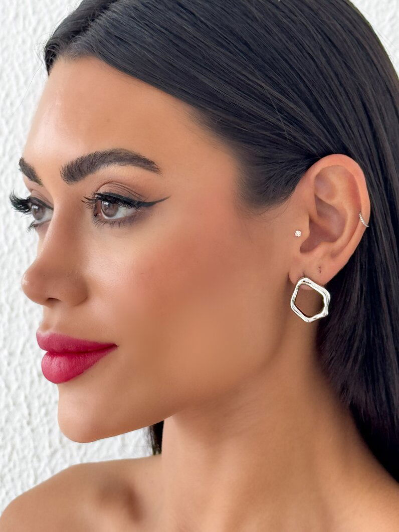 Brinco Folheado a Ouro 18k e Prata 925 Formato Redondo Disforme