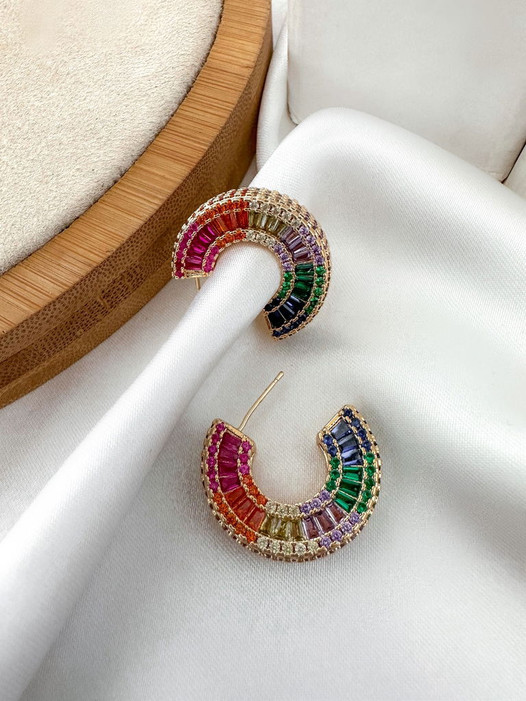 Brinco folheado a ouro 18k e prata 925 zircônias coloridas