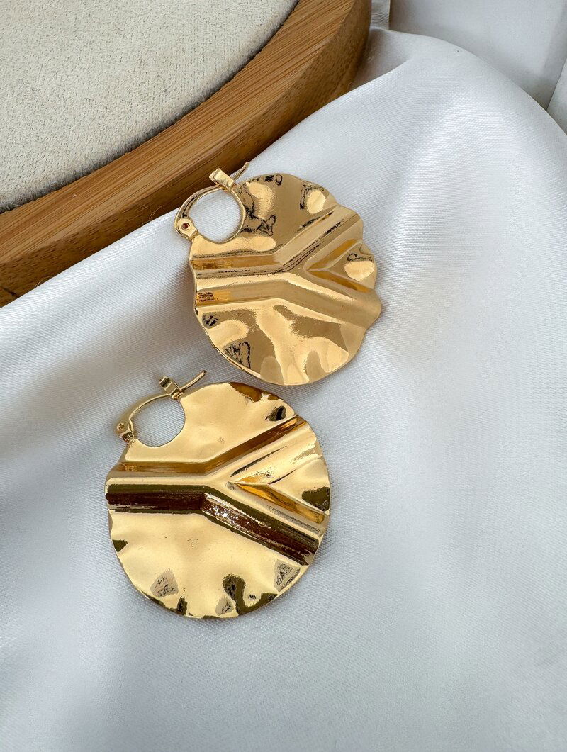 Brinco Folheado a Ouro 18k e Prata Argola Botton Martelado