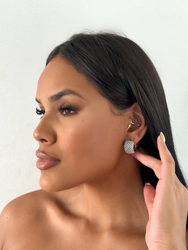 Brinco Folheado a Ouro 18k e Prata Argola Click Cravejada