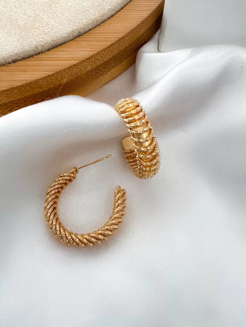 Brinco Folheado a Prata Argola com Detalhes Texturizados