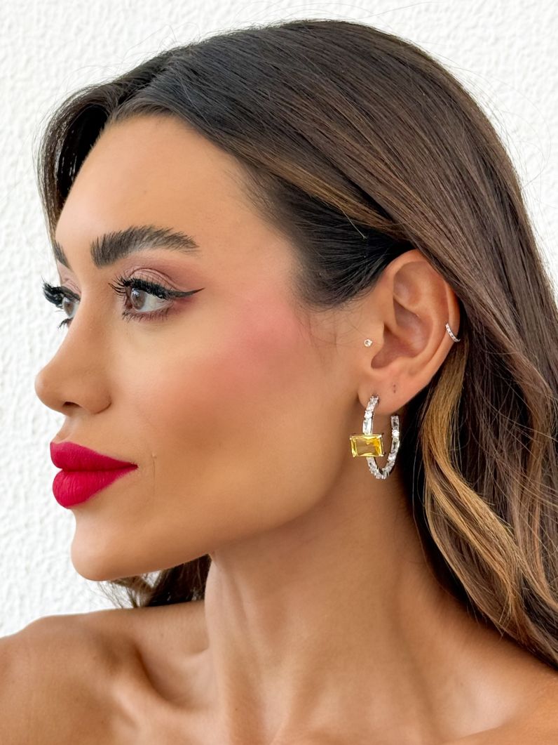 Brinco Folheado a Ouro 18k e Prata Argola Com Quadrado de Cristal