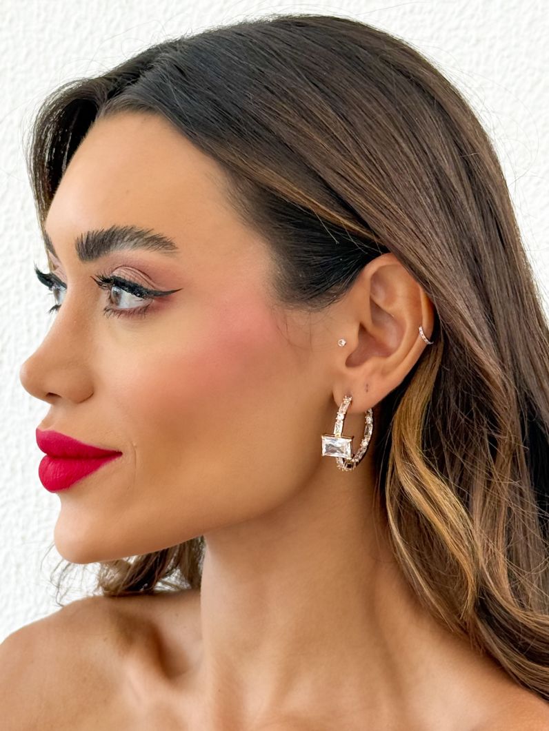 Brinco Folheado a Ouro 18k e Prata Argola Com Quadrado de Cristal