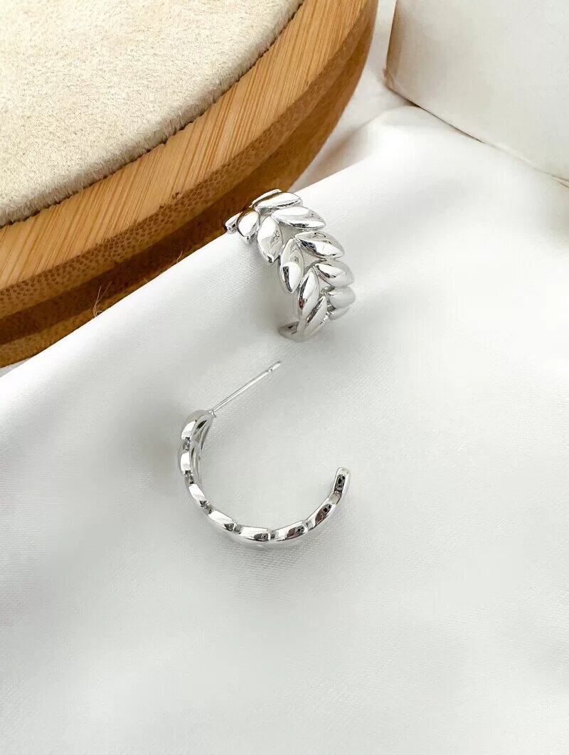 brinco folheado a ouro 18k e prata argola de escamas