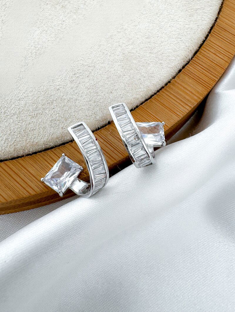 Brinco Folheado a Ouro 18k e Prata Argola de Navetes