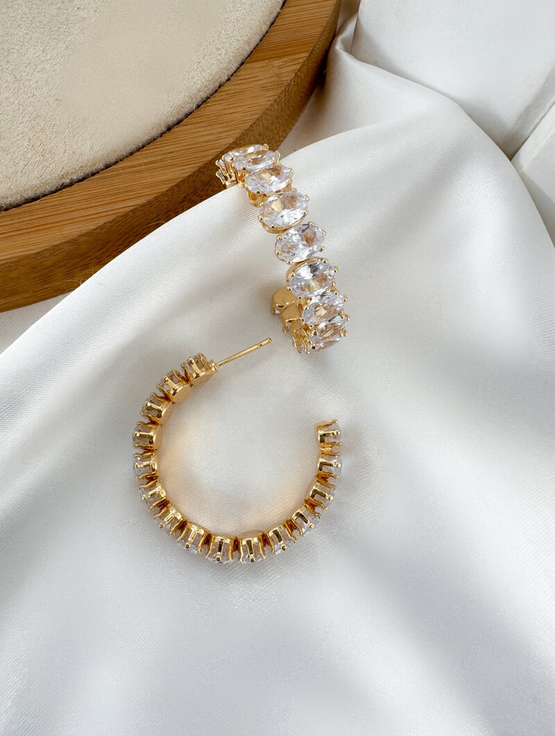 Brinco Folheado a Ouro 18k e Prata Argola de Zircônias