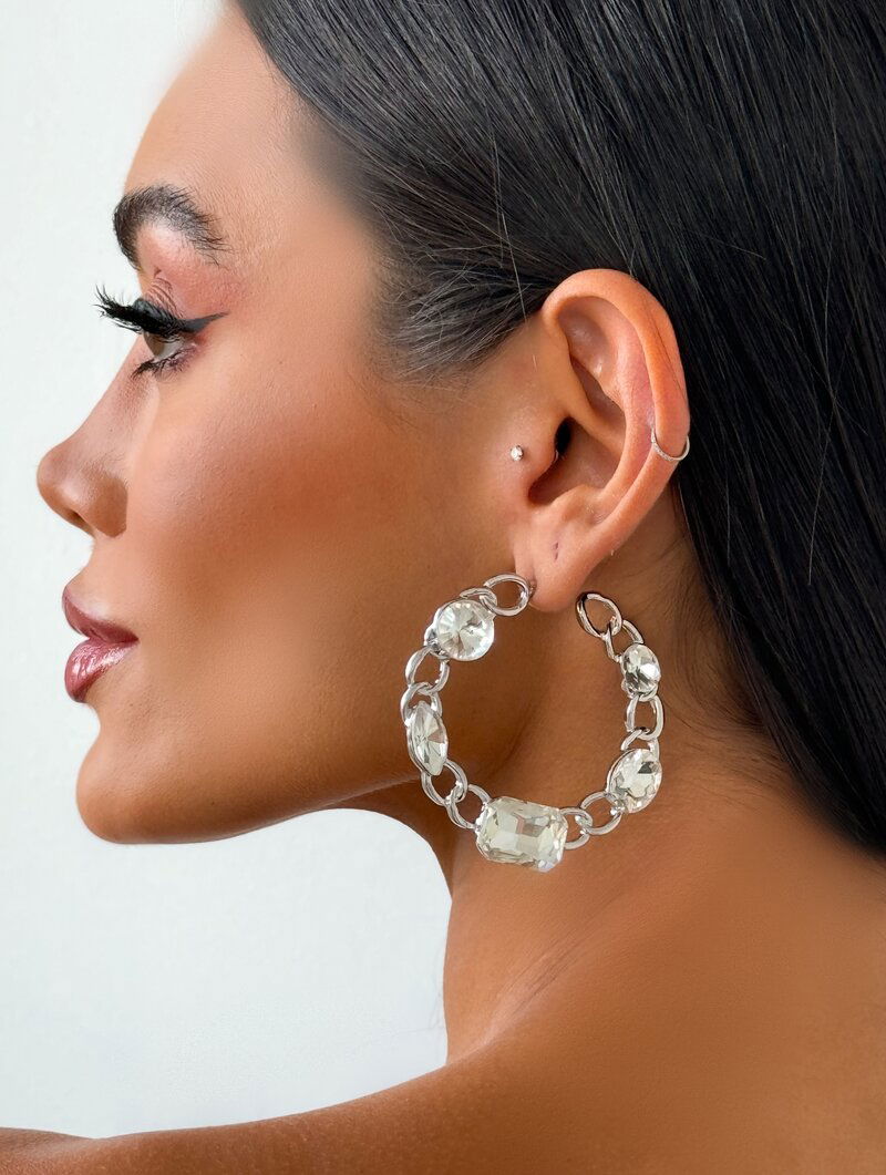 Brinco Folheado a Ouro 18k e Prata Argola Design Corrente com Chaton