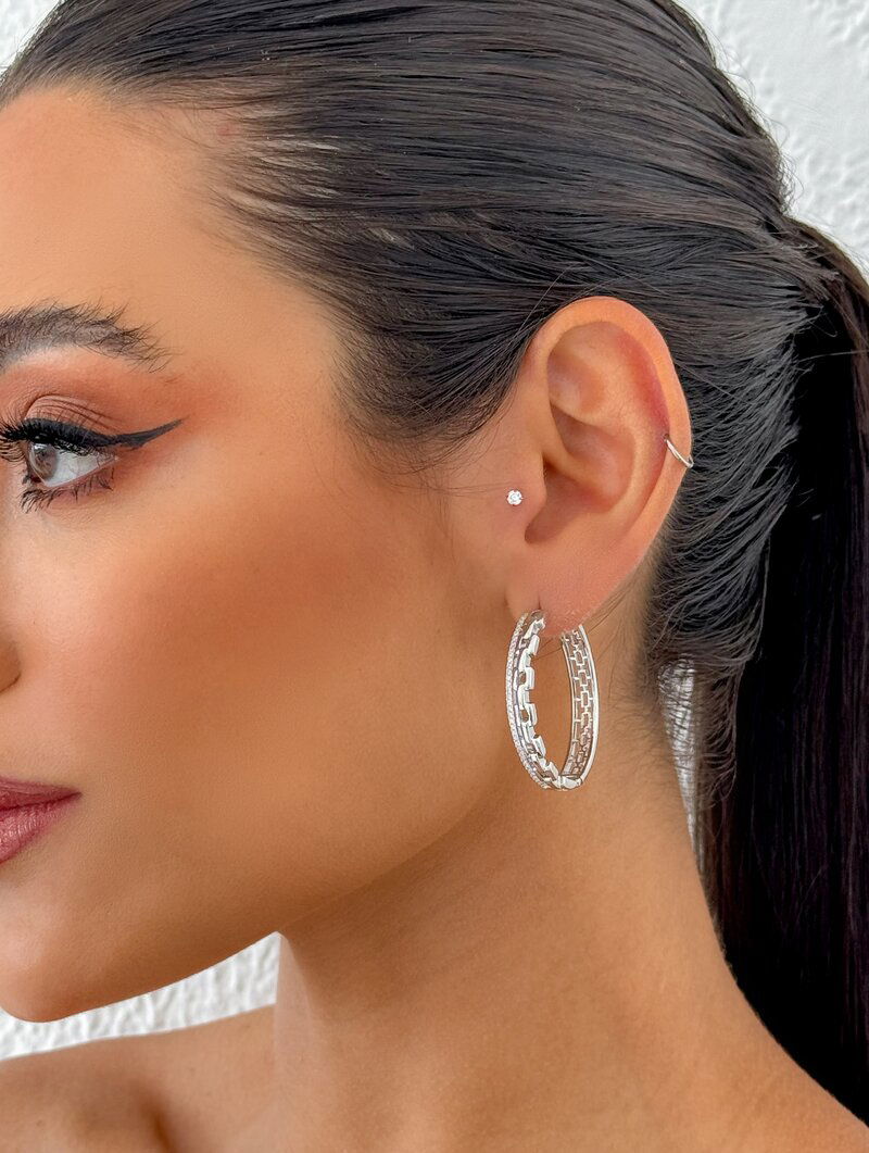 Brinco Folheado a Ouro 18k e Prata Argola Design Corrente com Micro Zircônias