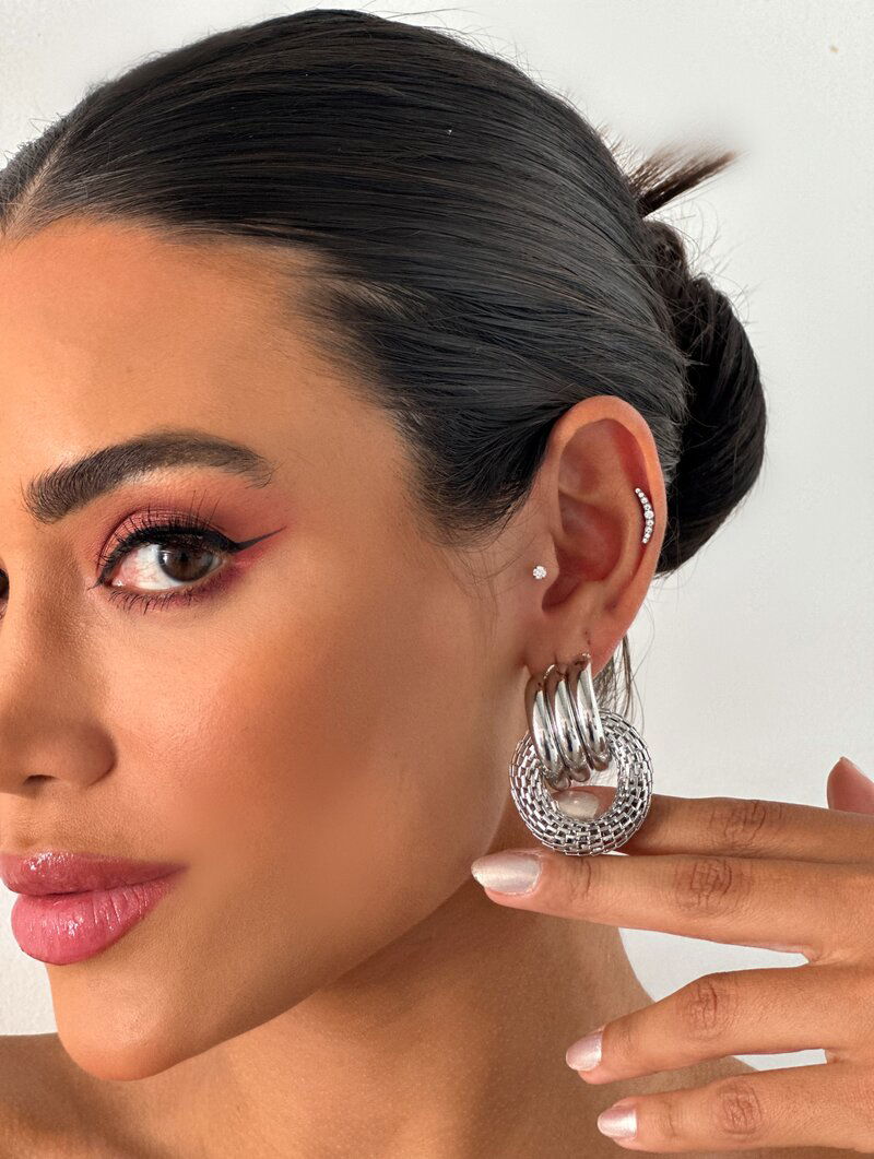 Brinco Folheado a Ouro 18k e Prata Argola Design Rabo de Tatu