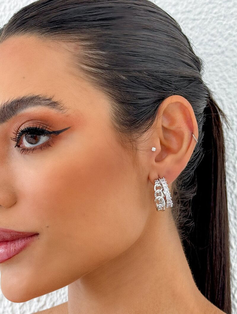 Brinco Folheado a Ouro 18k e Prata Argola Dupla Correntaria com Zircônias