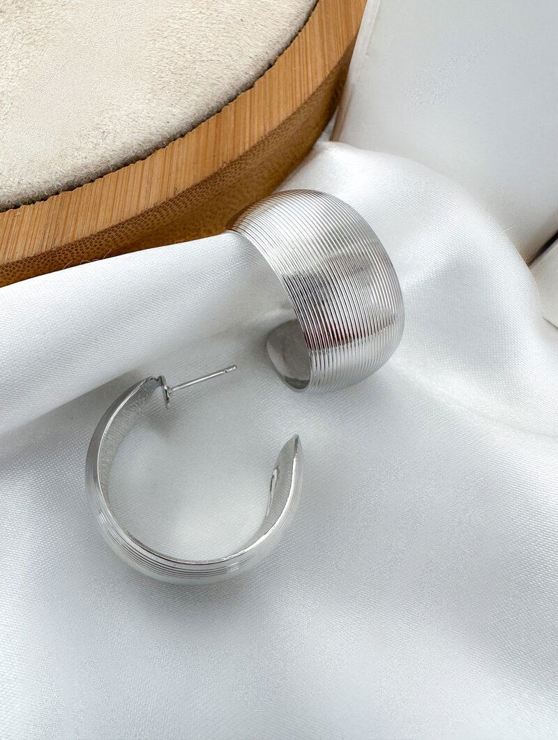 Brinco Folheado a Ouro 18k e Prata Argola Escola