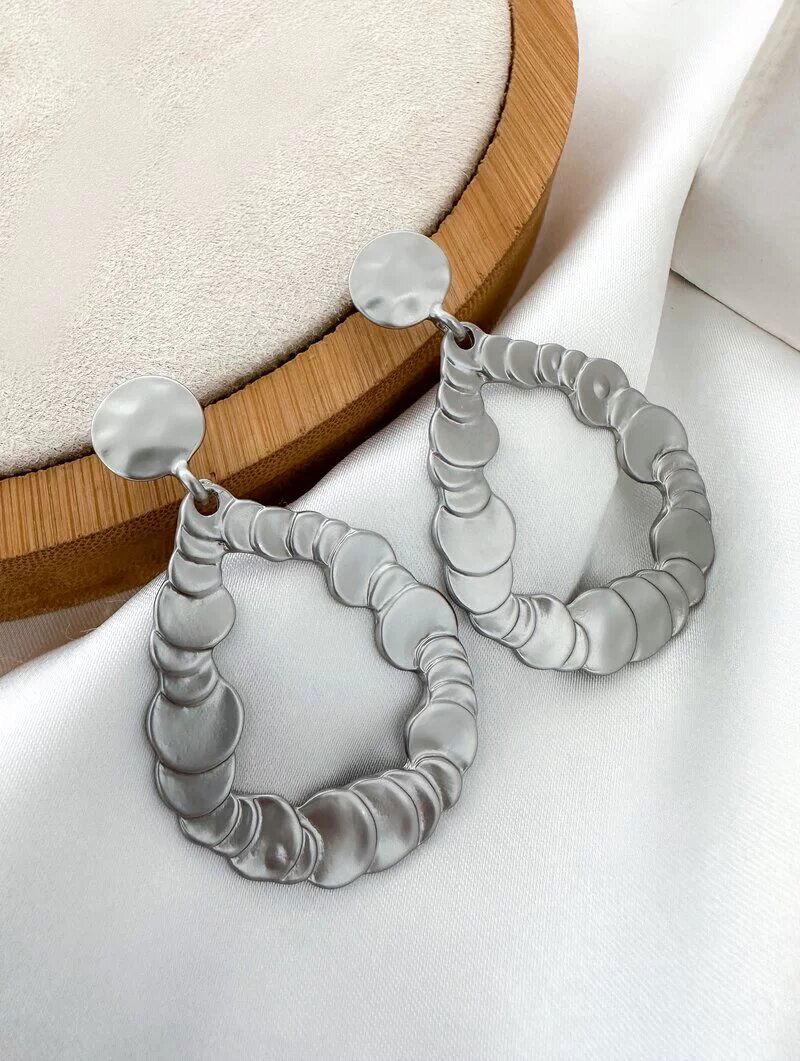 Brinco Folheado a Ouro 18k e Prata Argola Formato Gota Fosca