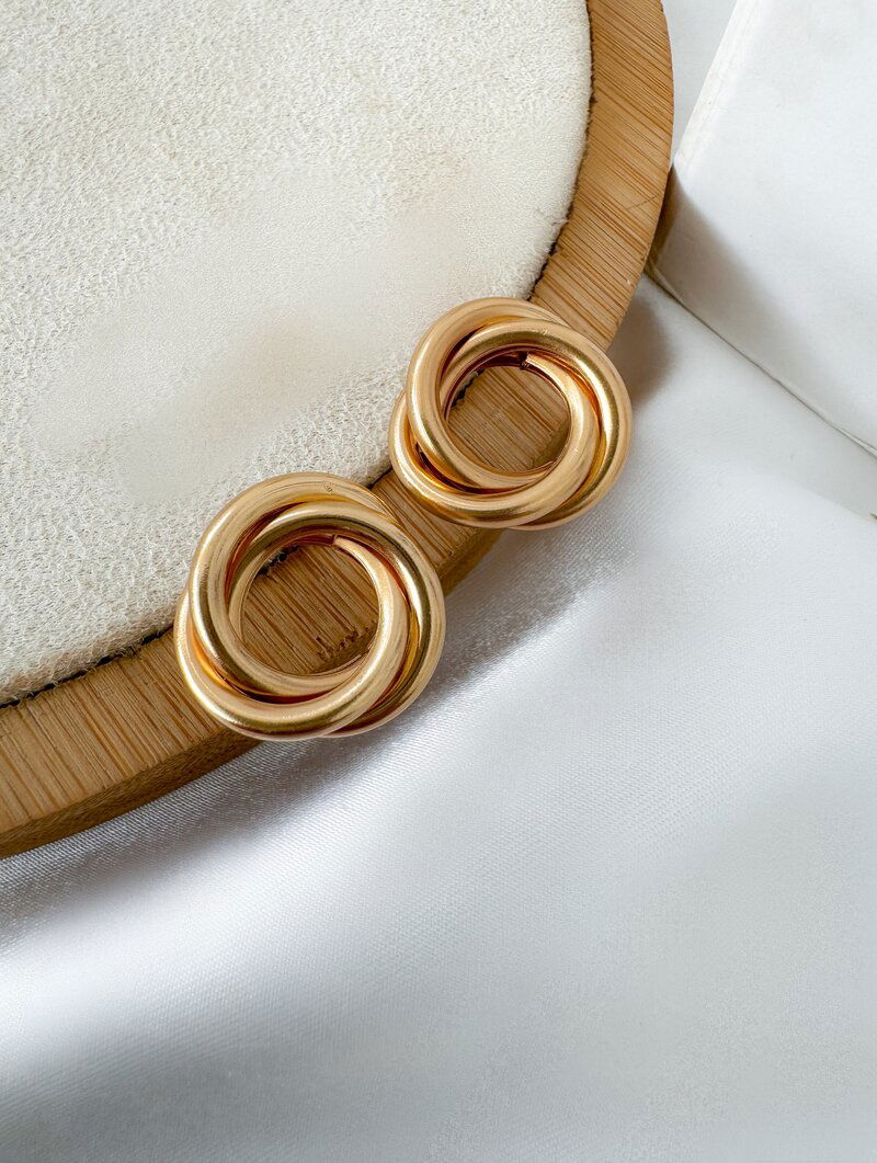 Brinco Folheado a Ouro 18k e Prata Argola Frontal Três Fios G